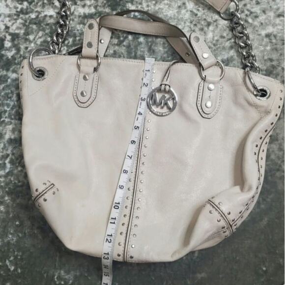 Michael Kors Uptown Astor Stud Shoulder Bag Cream - Picture 13 of 14